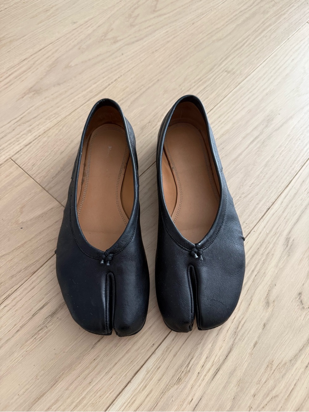 Maison Margiela Tabi Leather Ballerina Flats in Black